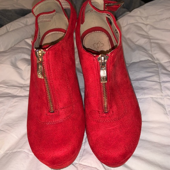 red velvet wedges - Picture 2 of 2